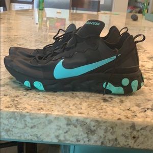 Nike reacts black and blue size 13